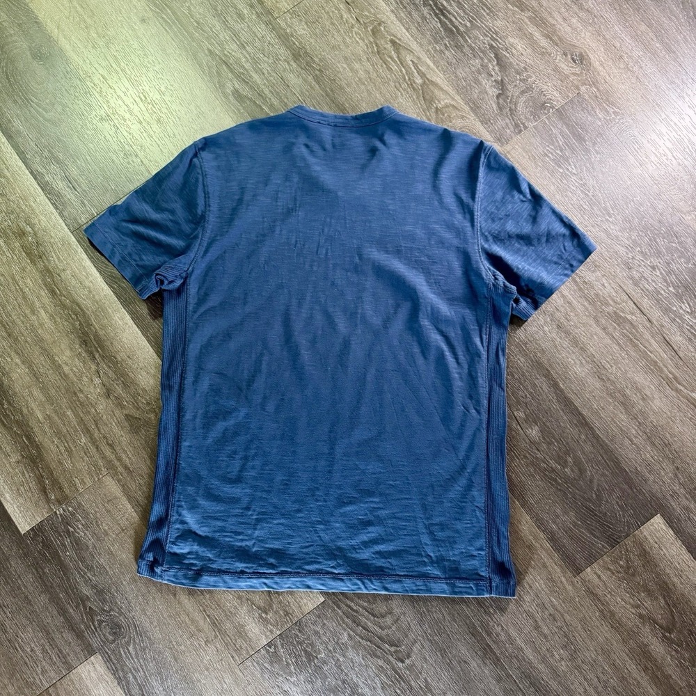 BOSS HUGO BOSS Shirt Mens XL Blue Short Sleeve V-Neck Lightweight Logo - Picture 2 of 8